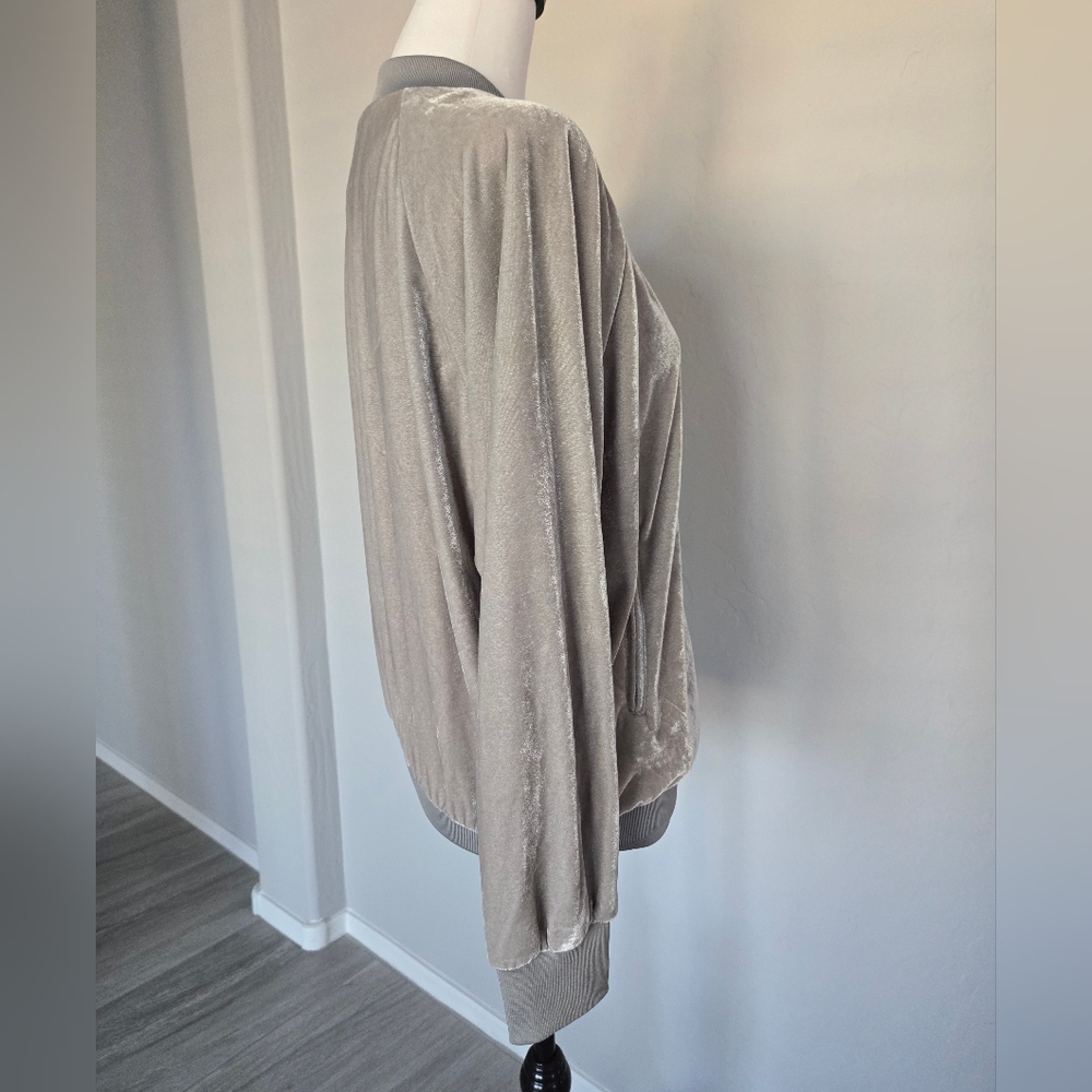 Daya By Zendaya Velour Velvet Silver Gray Track Jacket Zip Up Long Sleeve Sz XS - Picture 7 of 16